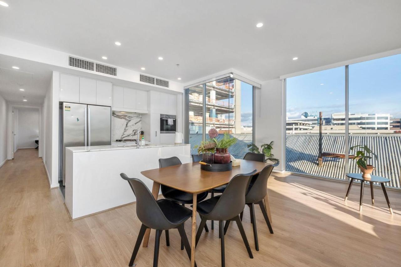 Oliver - The Hindmarsh Skyline Retreat Apartment