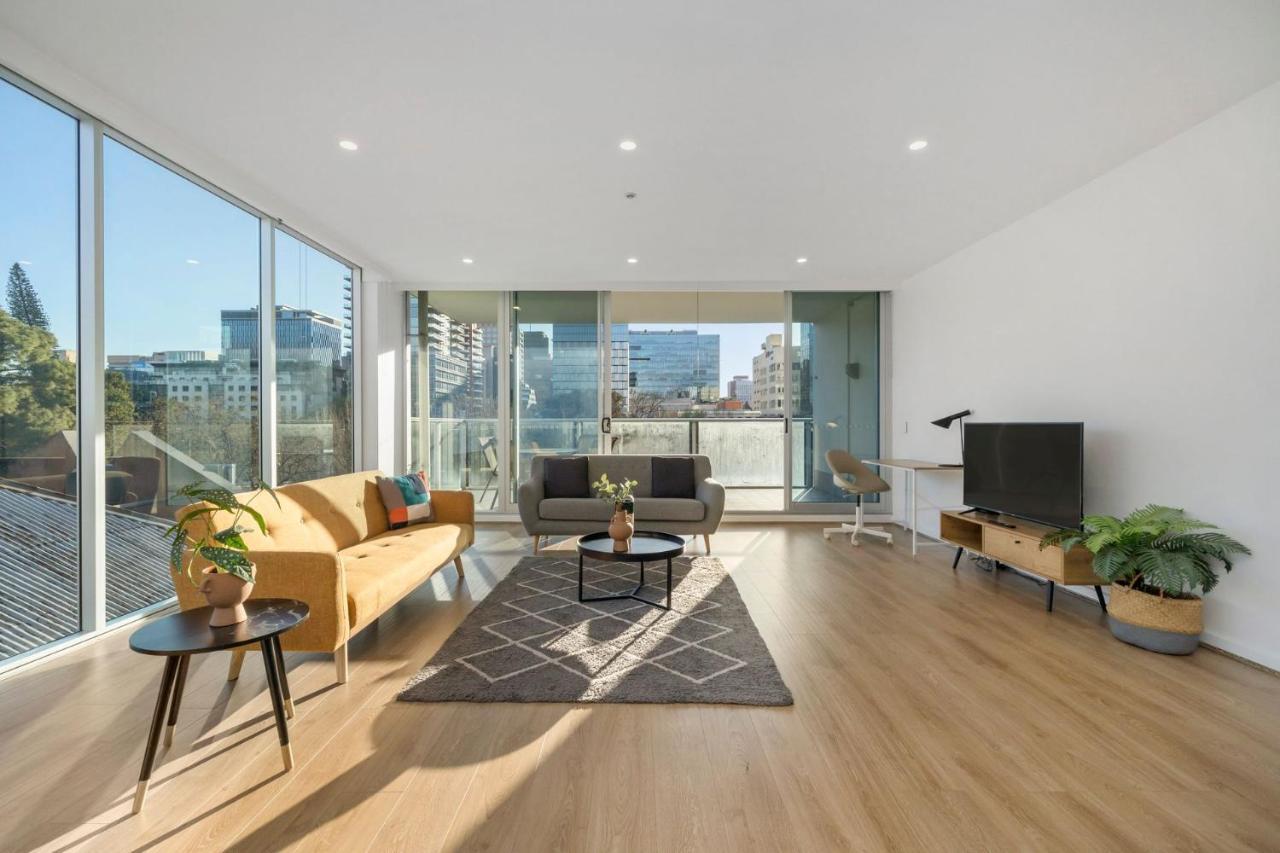 Apartment Oliver - The Hindmarsh Skyline Retreat *