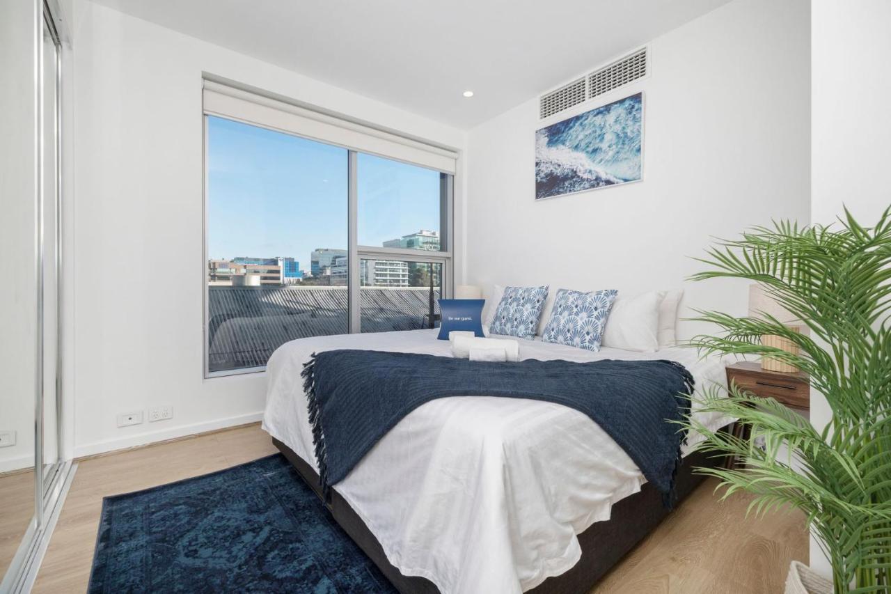 Oliver - The Hindmarsh Skyline Retreat Apartment Adelaide