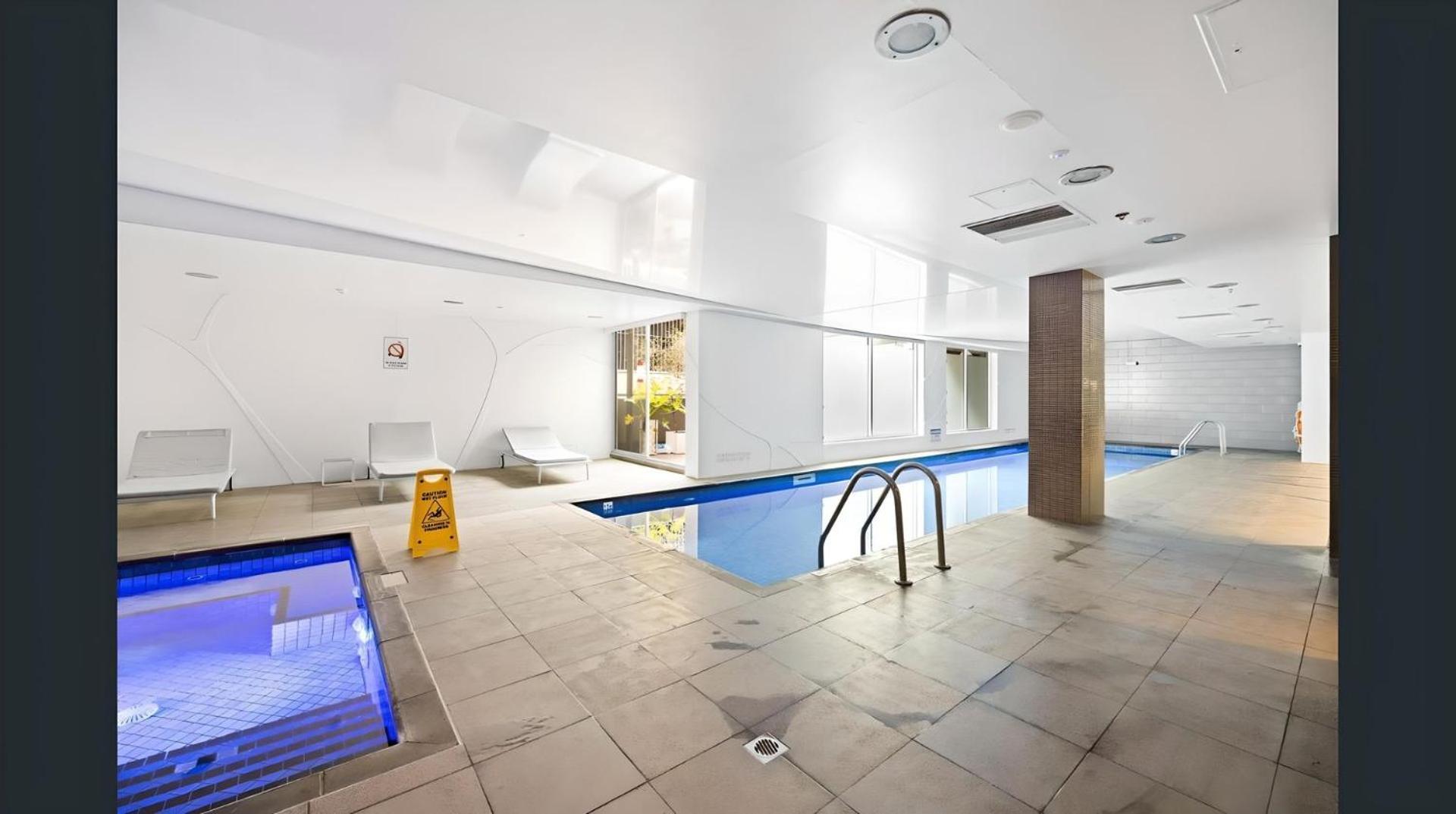 Oliver - The Hindmarsh Skyline Retreat Apartment Adelaide