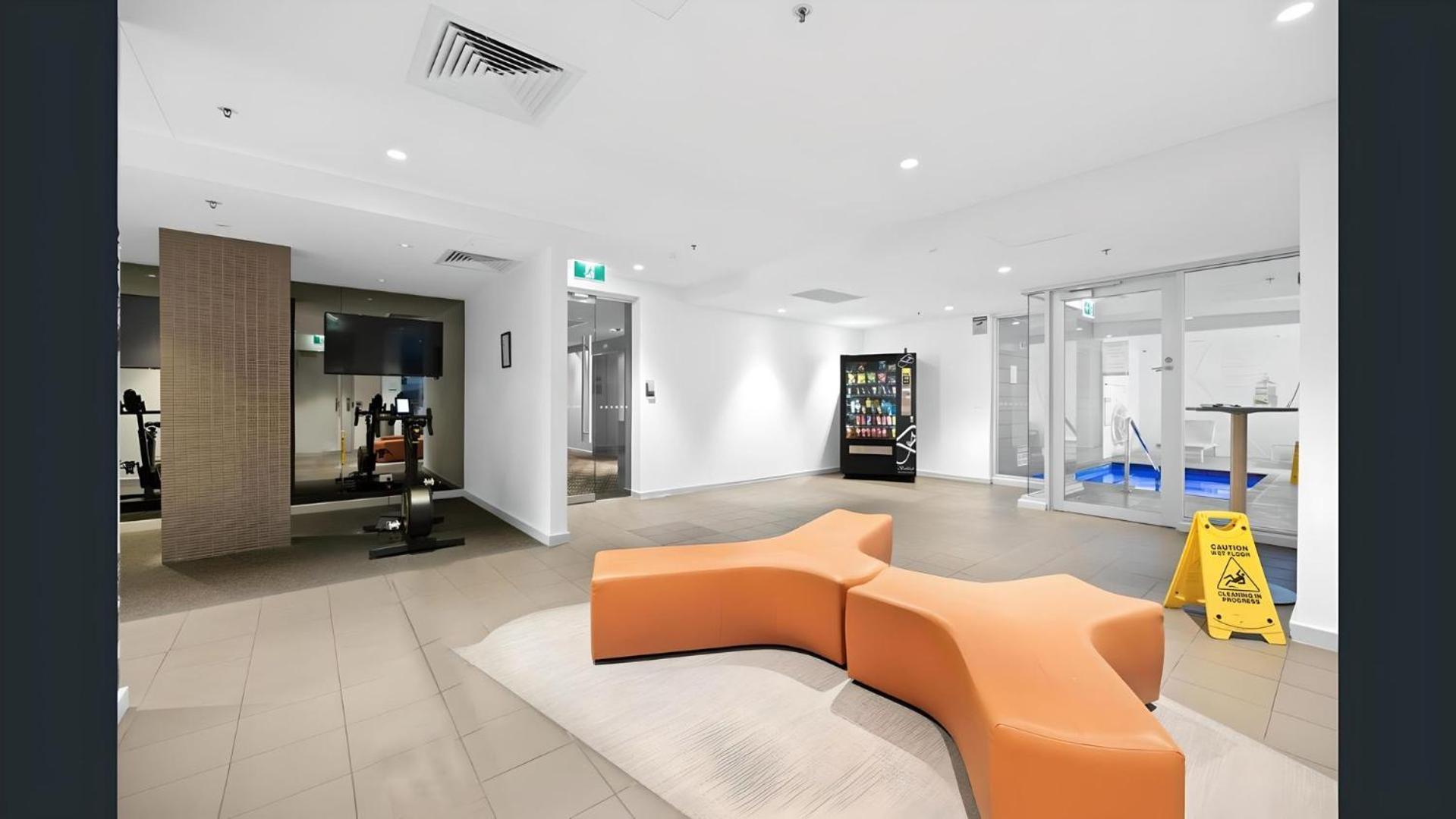 Oliver - The Hindmarsh Skyline Retreat Adelaide